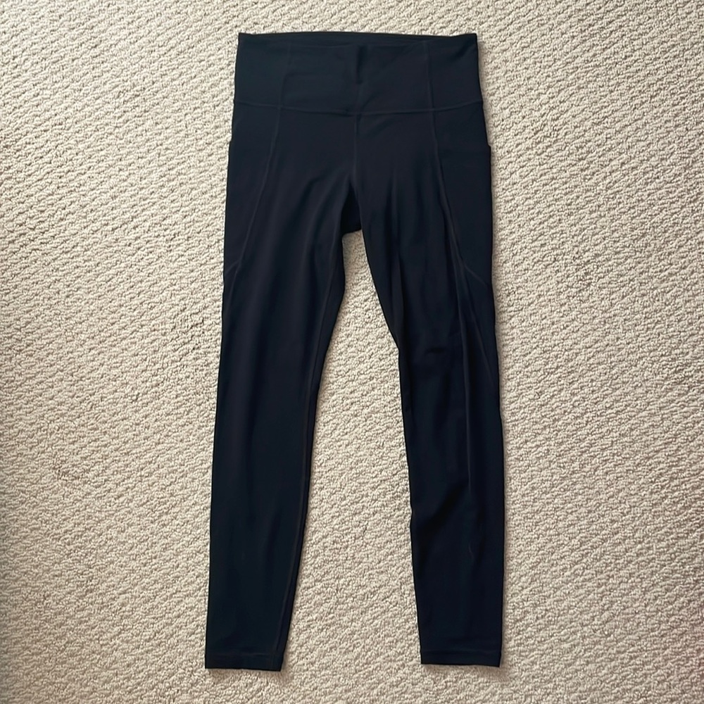 Athleta salutation stash tight medium